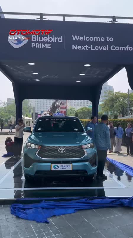 Toyota Innova Zenix Hybrid Dan BYD E6 Resmi Jadi Taksi Bluebird