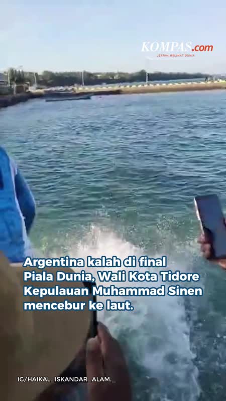 Argentina Kalah, Wali Kota Tidore Nyebur ke Laut Jalani Tradisi Batobo