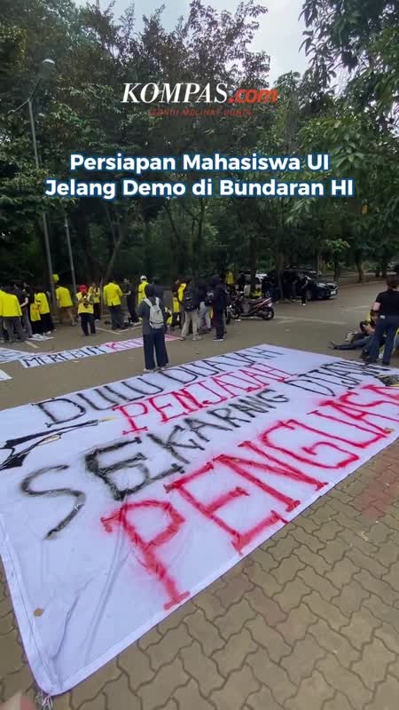 Persiapan Mahasiswa UI Jelang Demo Di Bundaran HI
