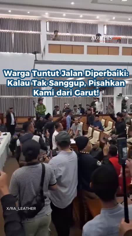 Warga Tuntut Jalan Diperbaiki: Kalau Tak Sanggup, Pisahkan Kami Dari Garut!