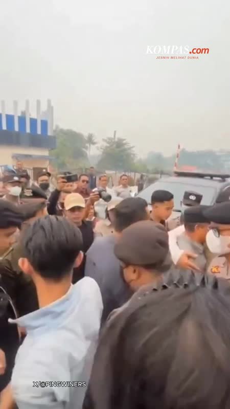 Cegat Gubernur, Mahasiswa Diduga Kena Tegur Saat Bahas Karhutla