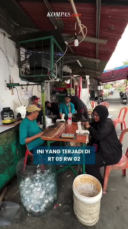 RT Ini Sulap Sampah Jadi Sapu Lidi Bernilai Jual