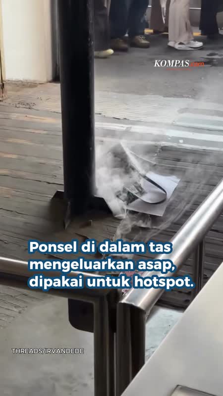 Keluar Asap dari Tas, Ternyata Ponsel Penumpang KRL Terbakar