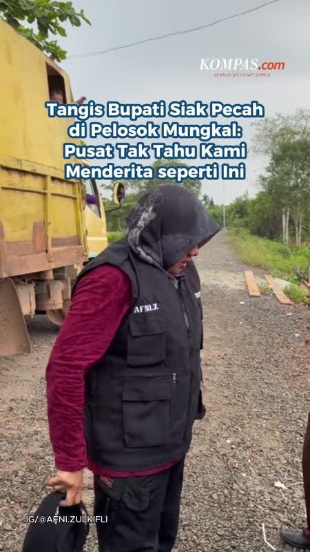 Tangis Bupati Siak Pecah di Pelosok Mungkal: Pusat Tak Tahu Kami Menderita seperti Ini