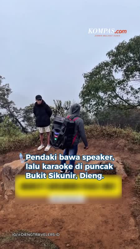 Gendong Speaker Besar, Pendaki Karaoke Di Puncak Bukit Sikunir
