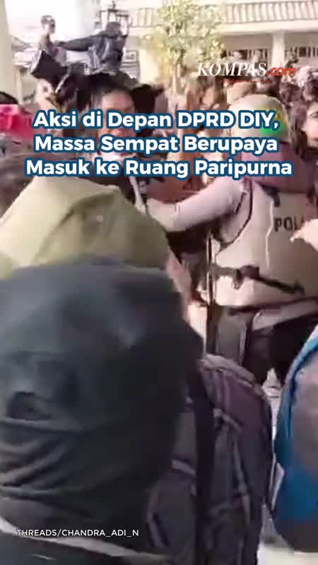 Aksi di Depan DPRD DIY, Massa Sempat Berupaya Masuk ke Ruang Paripurna