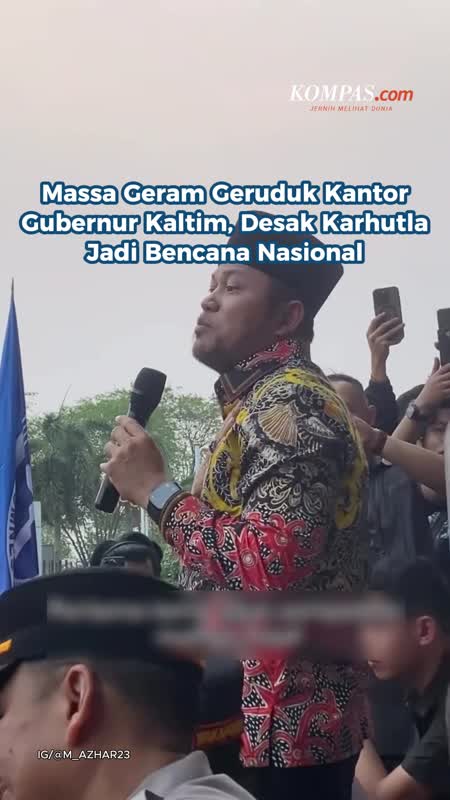 Massa Geram Geruduk Kantor Gubernur Kaltim, Desak Karhutla Jadi Bencana Nasional