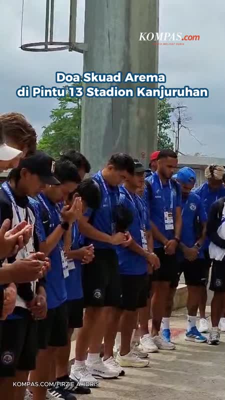 Doa Skuad Arema di Pintu 13 Stadion Kanjuruhan