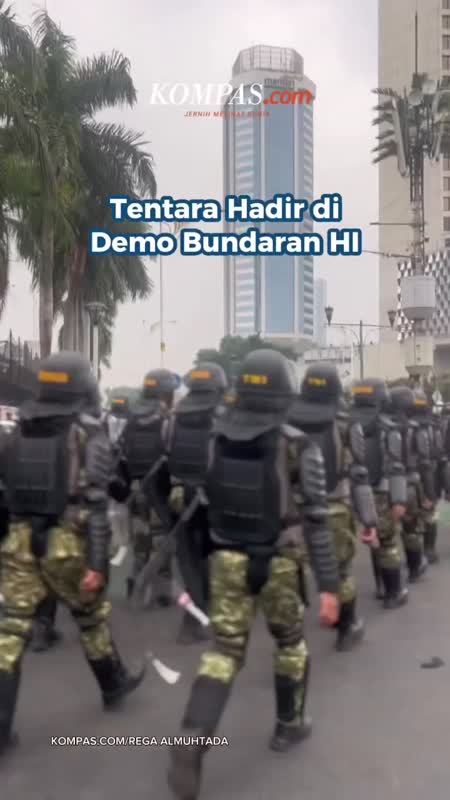 Tentara Hadir di Demo Bundaran HI