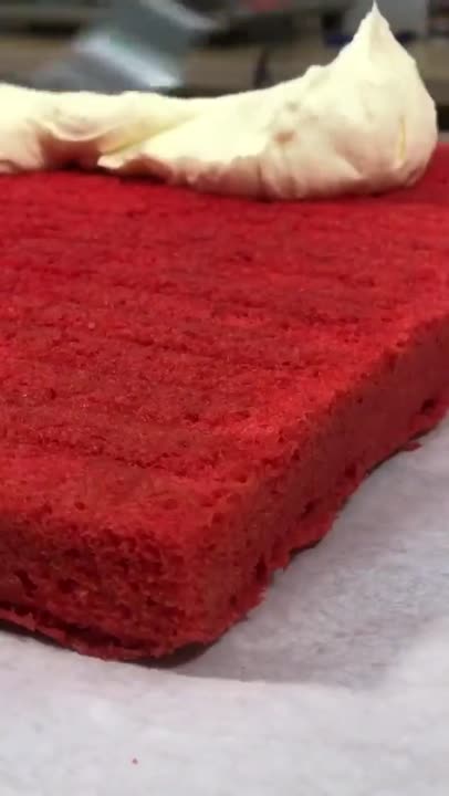 RAHASIA CARA MENGGULUNG BOLU YANG RAPI DAN CANTIK! #shorts