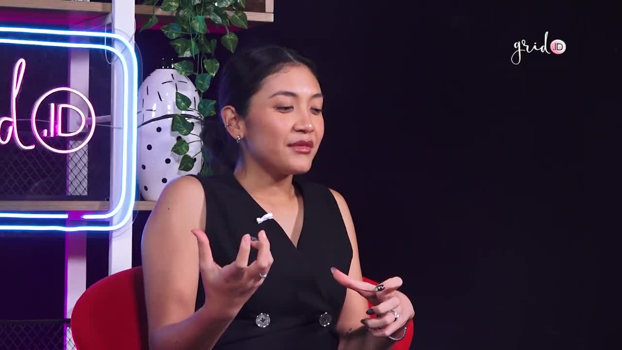 Canti Tachril Buat Lagu "TAK SEMPURNA" Adalah Perjalanan Cintanya Dengan Adipati Dolken (PART 1)