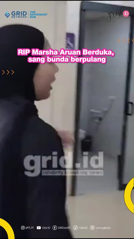 Kesha Ratuliu Datangi Rumah Duka Ibunda Marsha Aruan
