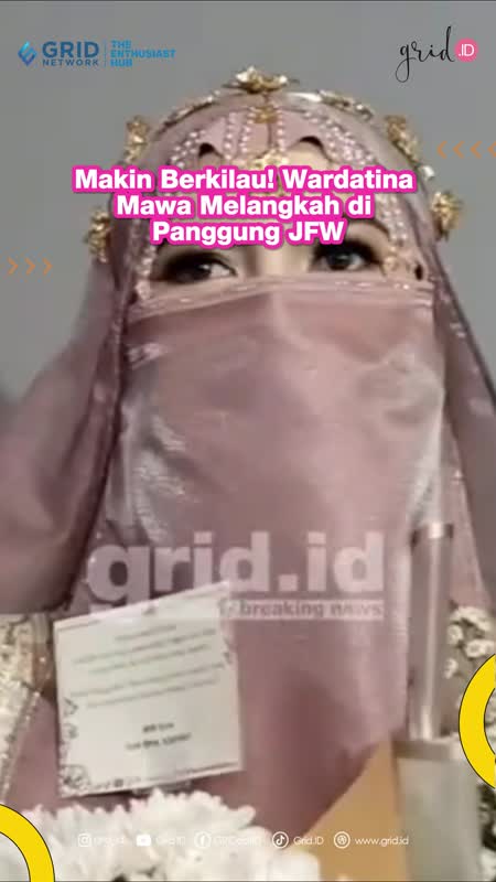 Makin Berkilau!  Wardatina Mawa Melangkah di Panggung JFW