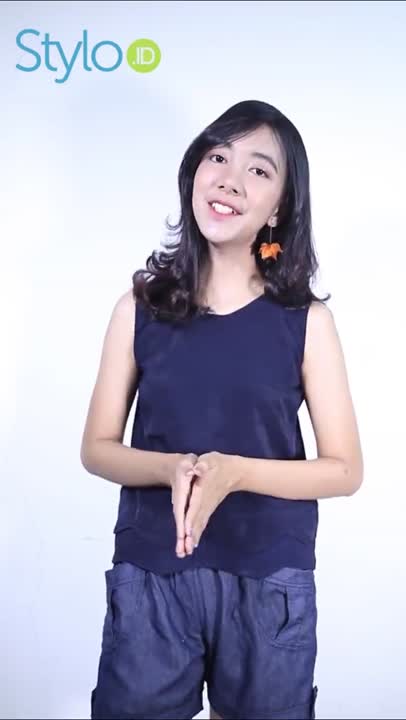 Praktis Banget! Bikin Kain Tenun Jadi Bawahan Wanita yang Kece