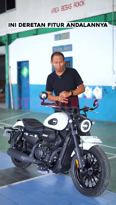 SHORT Fitur Keeway Benda