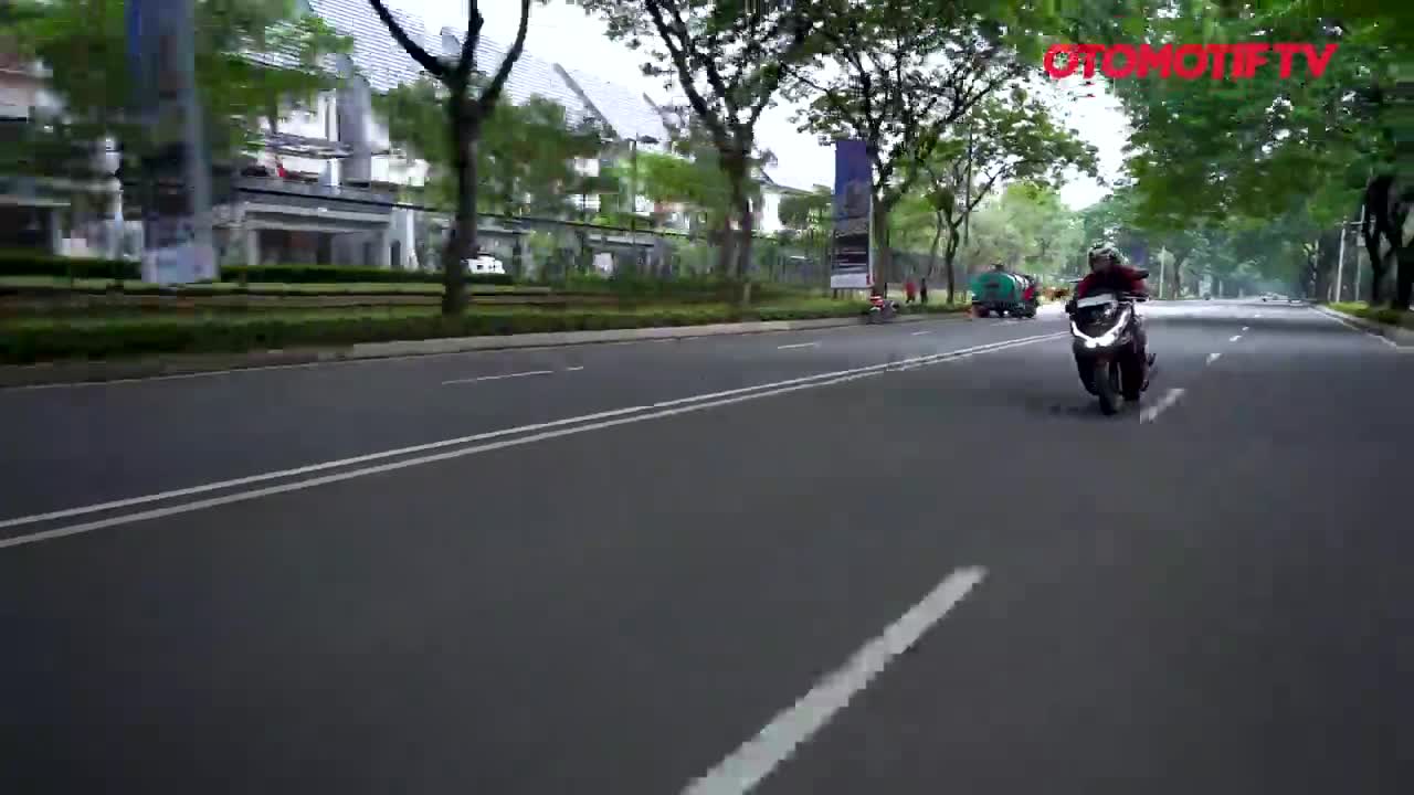 TEST RIDE HONDA PCX 160 HiRes
