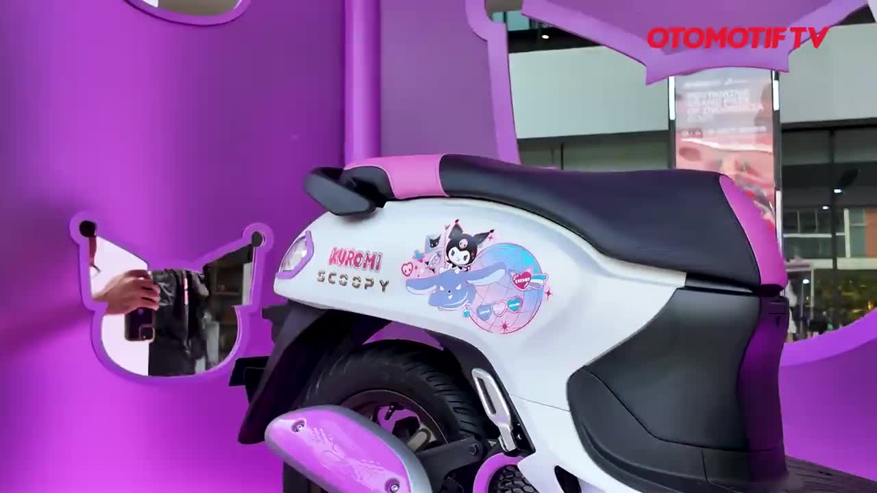 HONDA SCOOPY 2025 KUROMI Edition