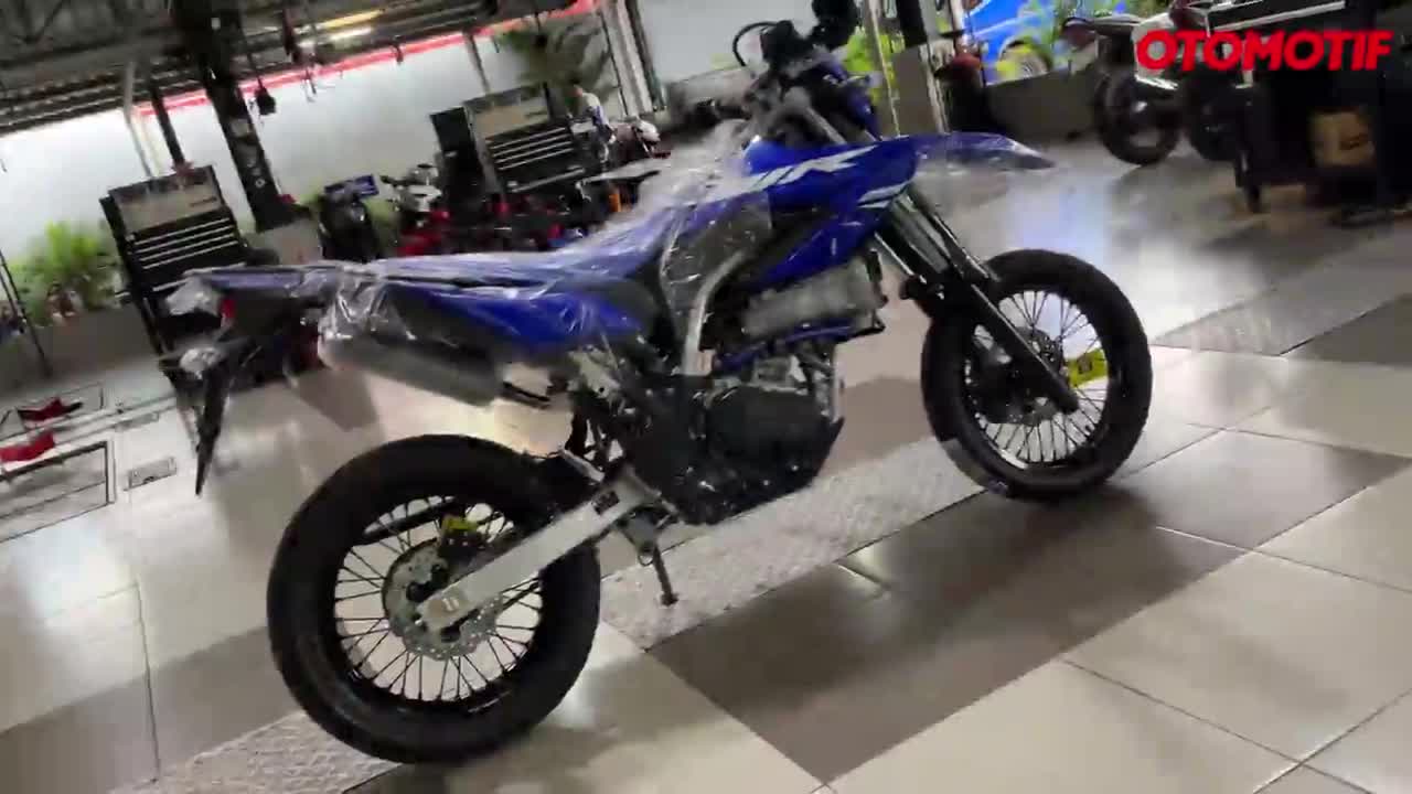 WR155 supermoto