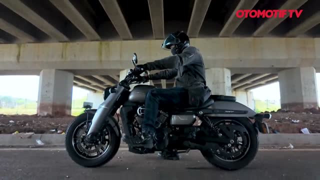 HiRes TEST RIDE QJ MOTOR SRV 250 LIBERO