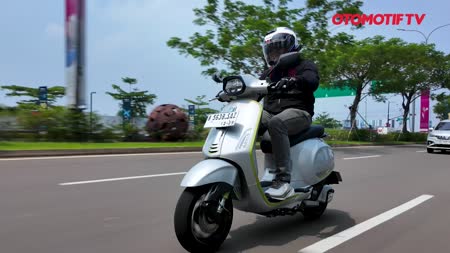 TEST RIDE VESPA SPRINT TECH