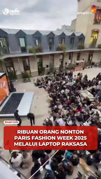Paris Fashion Week 2025 Hadir di Layar Laptop Raksasa! Ide Cerdas dari Lyas Medini! #Shorts