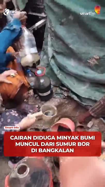 VIRAL! Warga Bangkalan Temukan Cairan Diduga Minyak Bumi #Shorts
