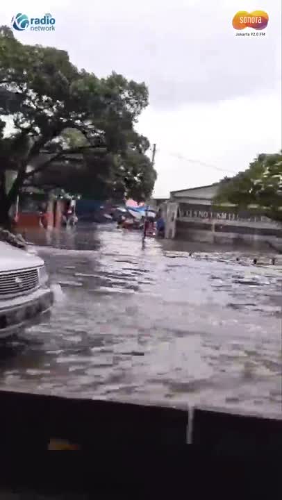 Banjir Kepung Jakarta, Jakarta Barat Terendam 150 Cm #Shorts