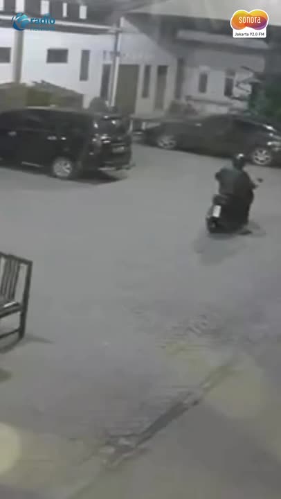 Aksi Penembakan Gegerkan Pekalongan, Pelaku Berpelat Ditutup Kresek #Shorts