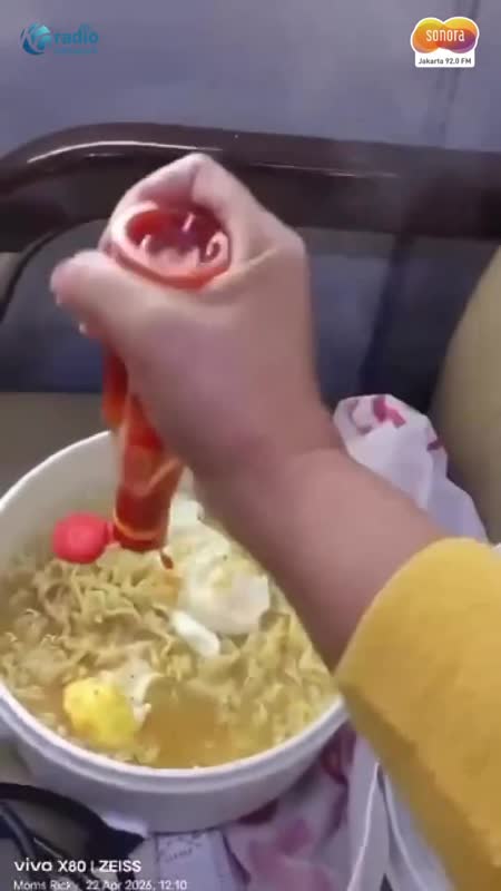 Nekat! Masak Pakai Kompor Listrik di Kereta Api, KAI Tegaskan Dilarang #Shorts