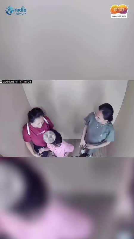 Terekam CCTV! Polisi Buru Dua Wanita Diduga Curi HP Kreator Konten di Green Pramuka Square #Shorts