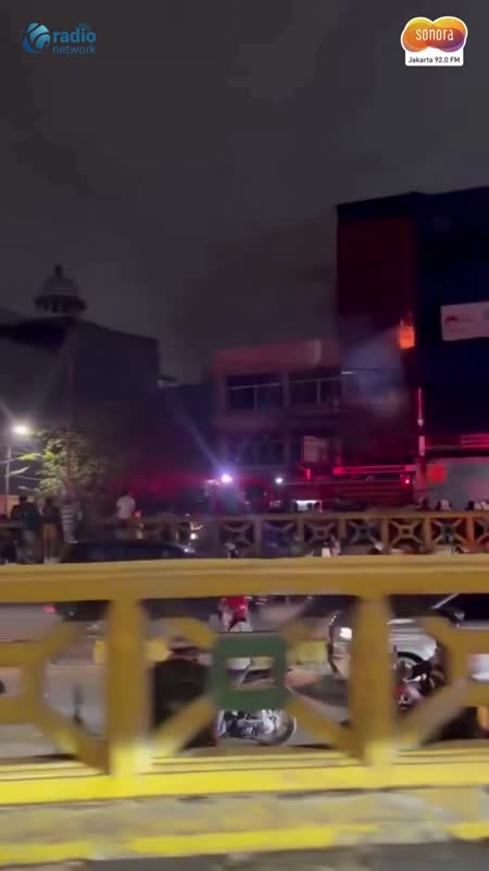 Kebakaran Hebat Landa Ruko 5 Lantai di Tanah Abang #Shorts
