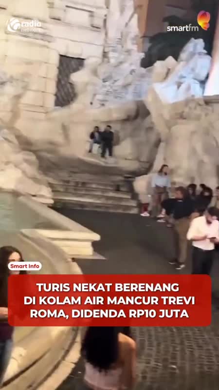 Nekat Berenang di Trevi Fountain, Turis Selandia Baru Didenda Rp10 Juta & Larangan Masuk #Shorts