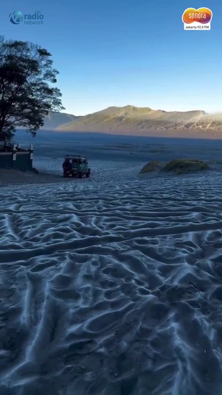 Fenomena Embun Es Kembali Selimuti Bromo & Semeru #Shorts