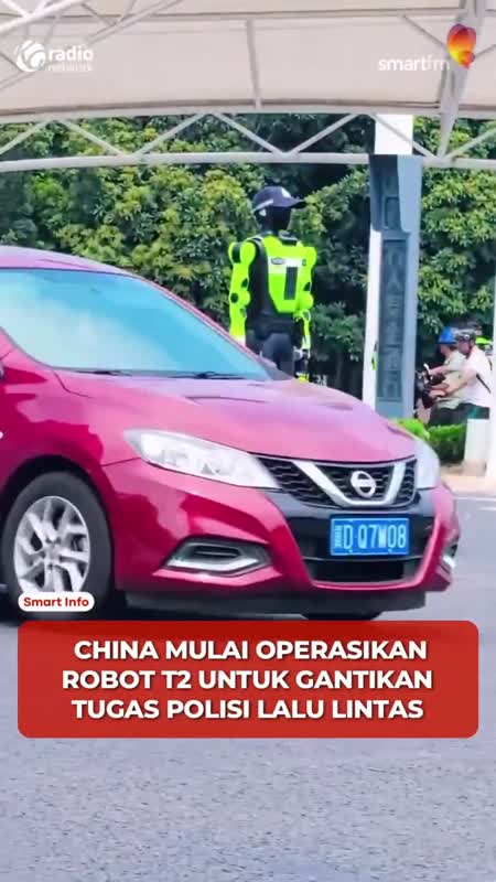China Pakai Robot Polisi Atur Lalu Lintas di Hangzhou #Shorts
