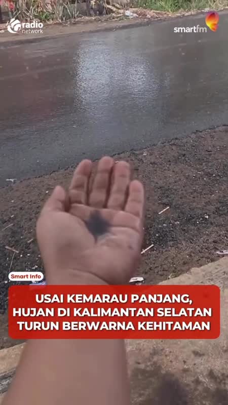 Hujan Pertama di Kalsel Berwarna Kehitaman Usai Kemarau Panjang #Shorts