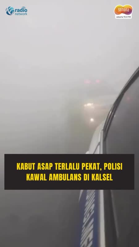 Jarak Pandang Cuma 2 Meter, Polisi Kawal Ambulans di Tengah Kabut Asap #Shorts